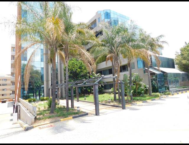 2,000M² OFFICE TO LET IN FERNDALE